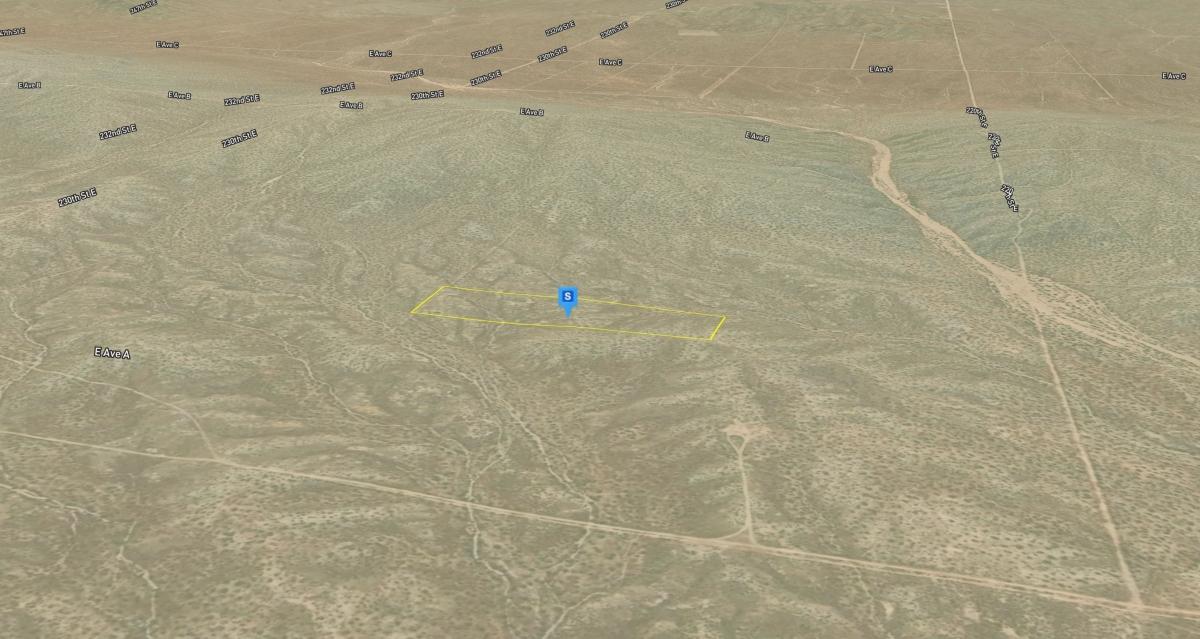  11.11 Acres for Sale in Hi Vista, CA