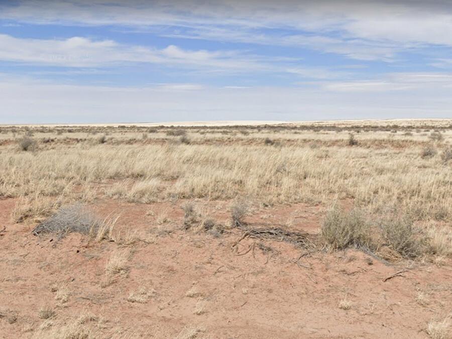 1.32 Acres for Sale in Sun Valley, AZ