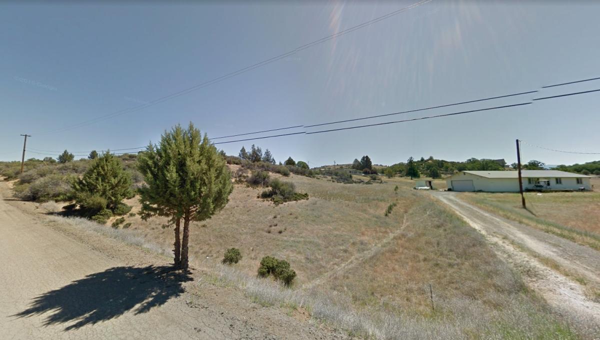 1.08 Acres for Sale in Hornbrook, California
