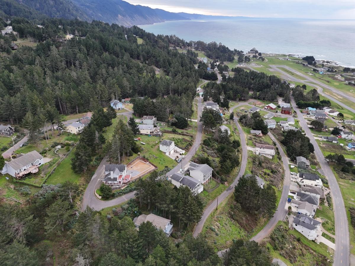 0.12 Acres for Sale in Whitethorn, California