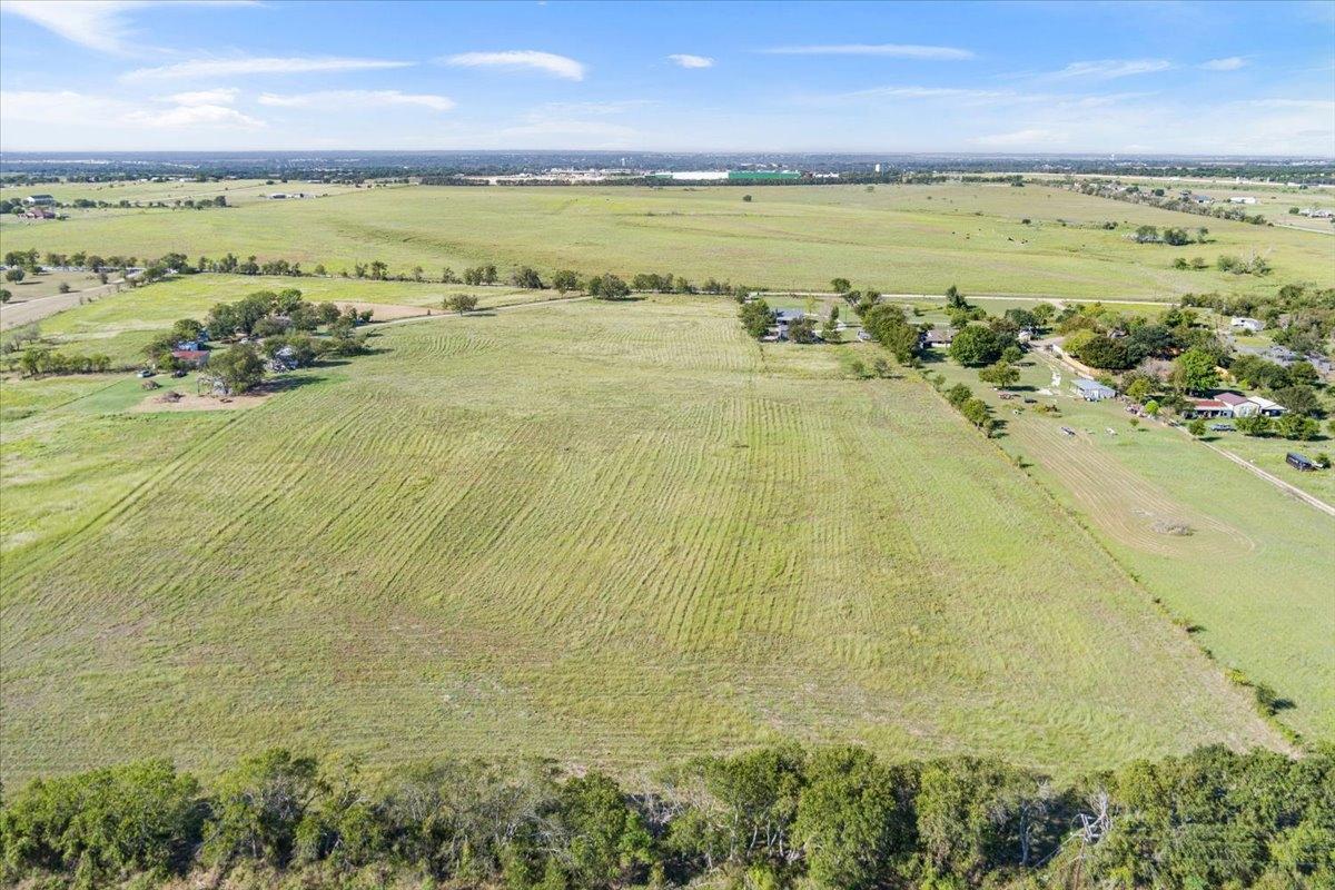 11.525 Acres for Sale in Lorena, Texas