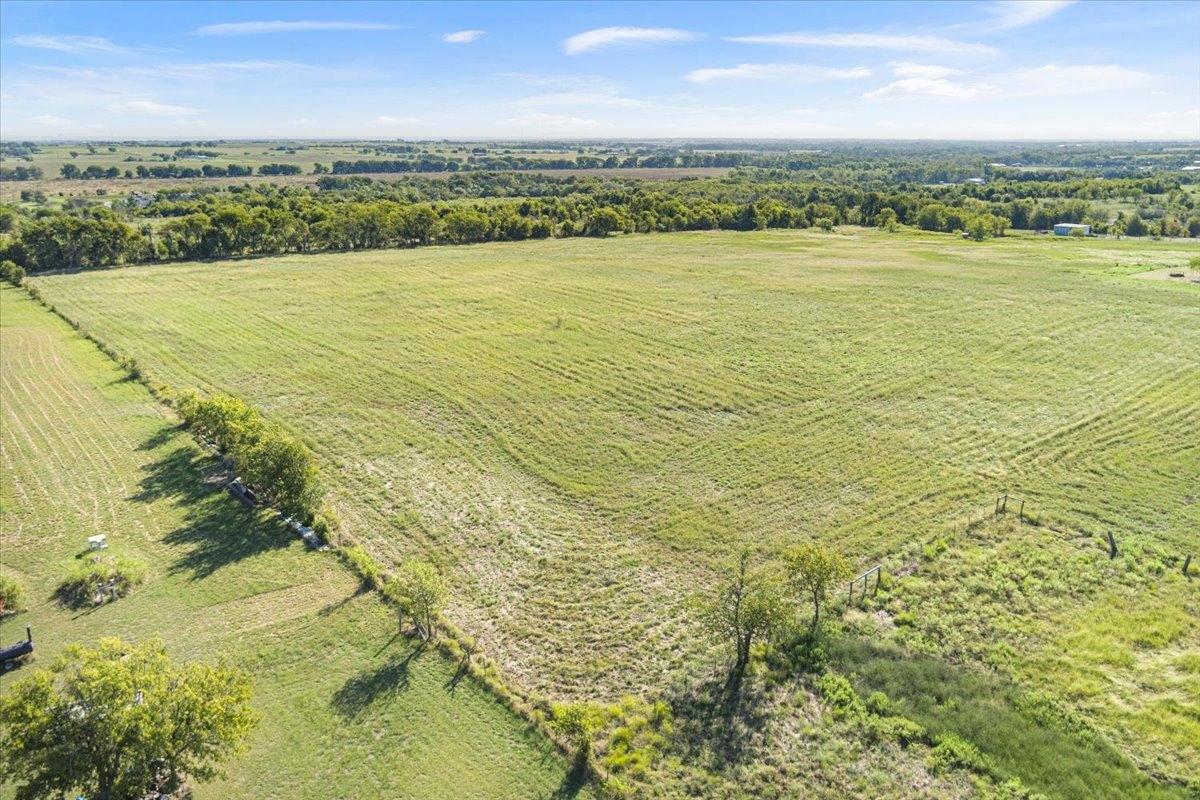 11.525 Acres for Sale in Lorena, Texas