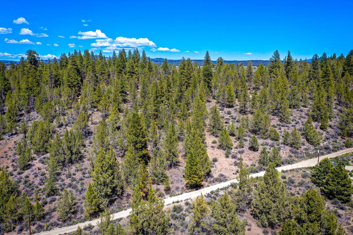 1.47 Acres for Sale in Chiloquin, Oregon