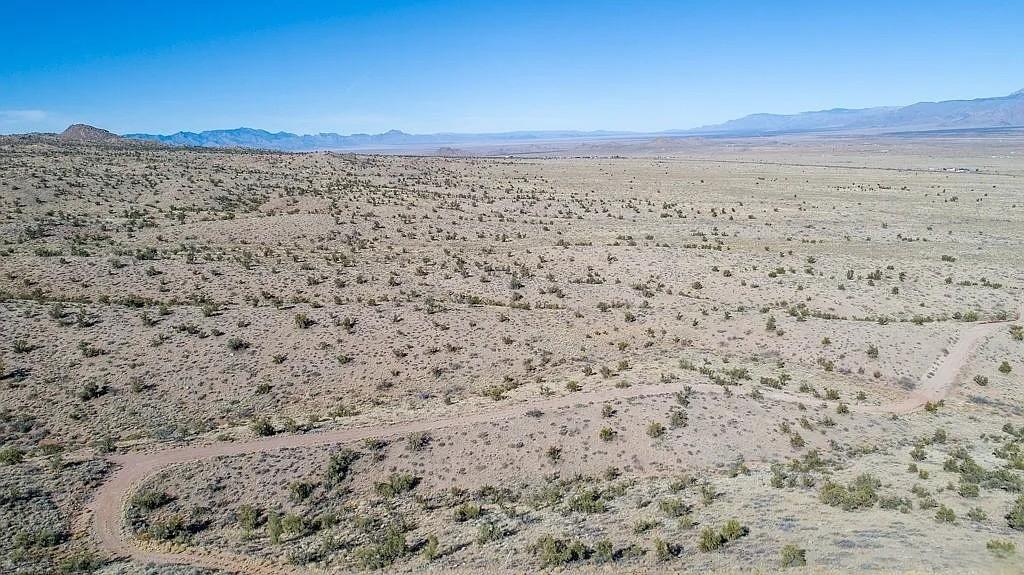 40.00 Acres for Sale in Hackberry, Arizona