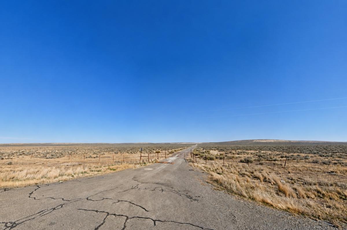 10 Acres for Sale in Jordan Valley, Oregon